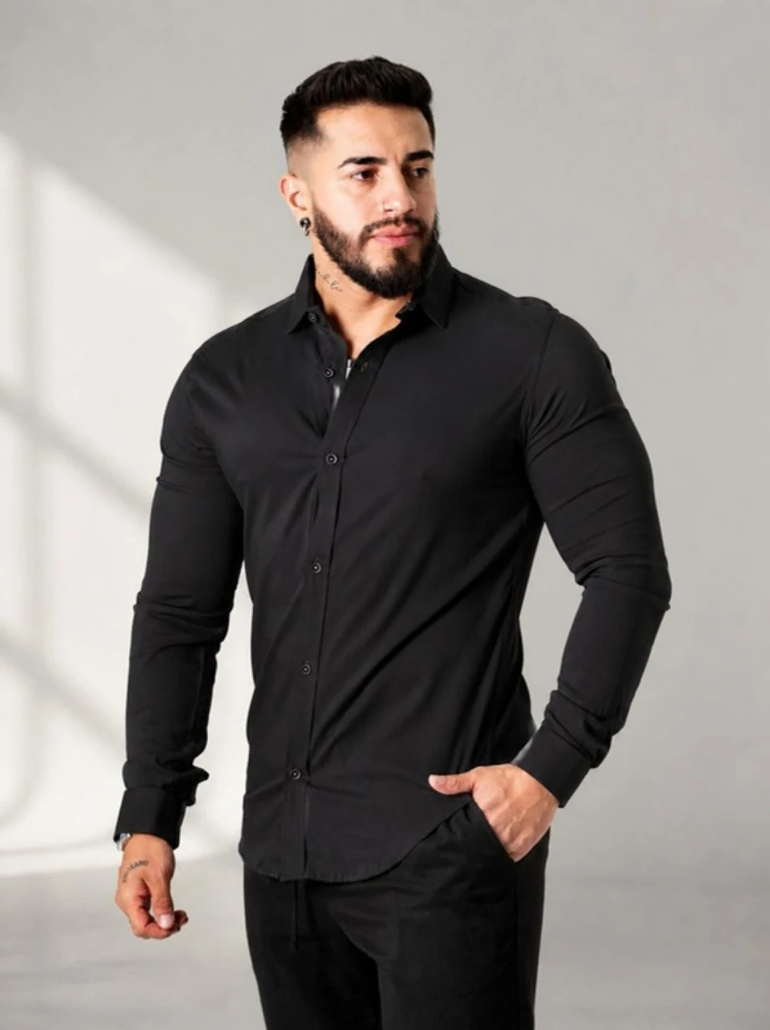 Camisa chalis en Negro, foto de estudio